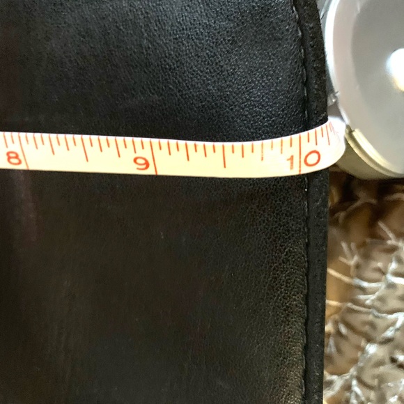 Vintage Liz Claiborne Black Crossbody 5 Compartments Comfy Adjustable Straps - Picture 7 of 16